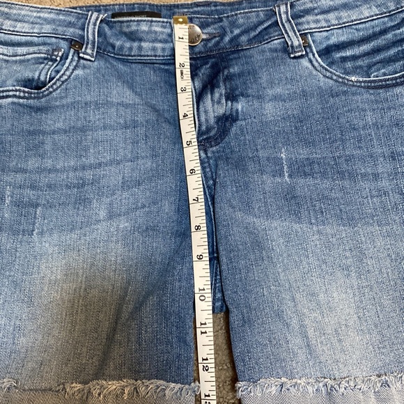 Kut From The Kloth boyfriend shorts, size 8 - Picture 7 of 7